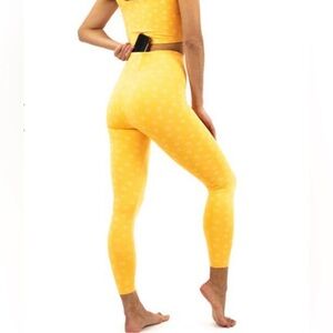 Nanette Lepore yellow daisy leggings